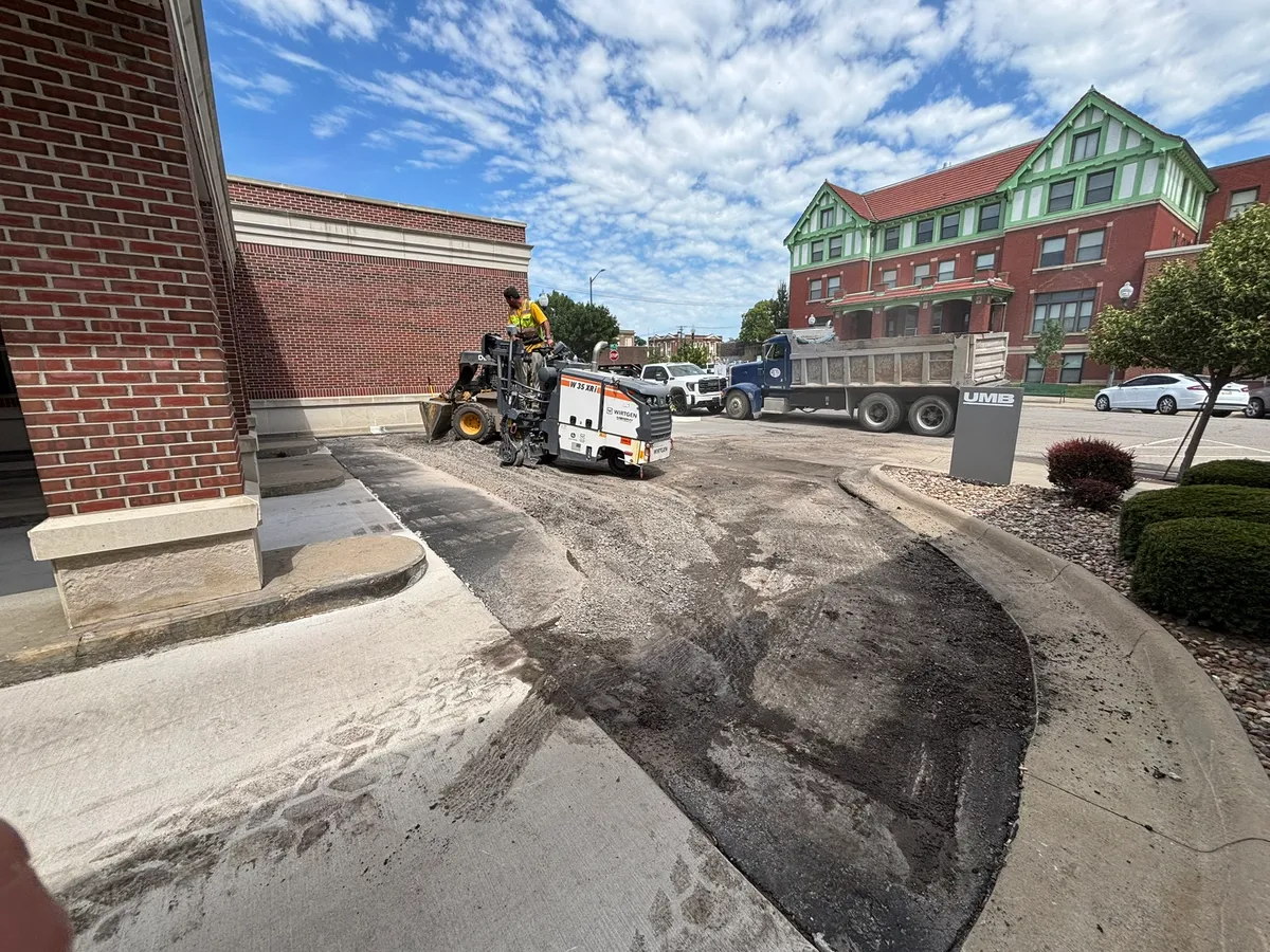 Milling contractor working in Gladstone