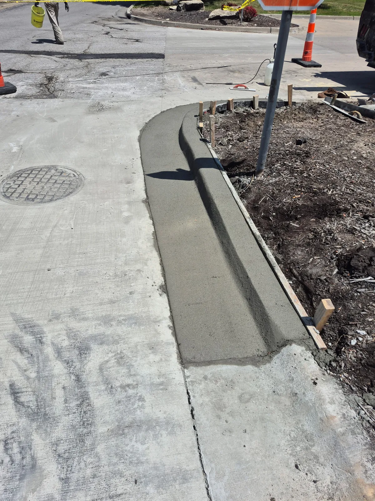 Commercial curb installation in Lee's Summit