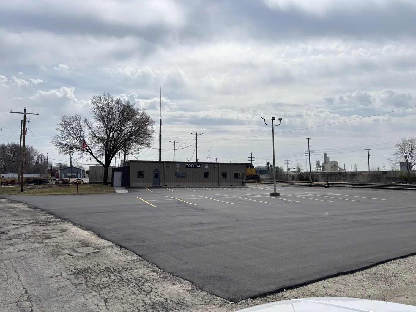 Completed asphalt mill and overlay at Union Pacific Railroad, Topeka KS by Platinum Paving